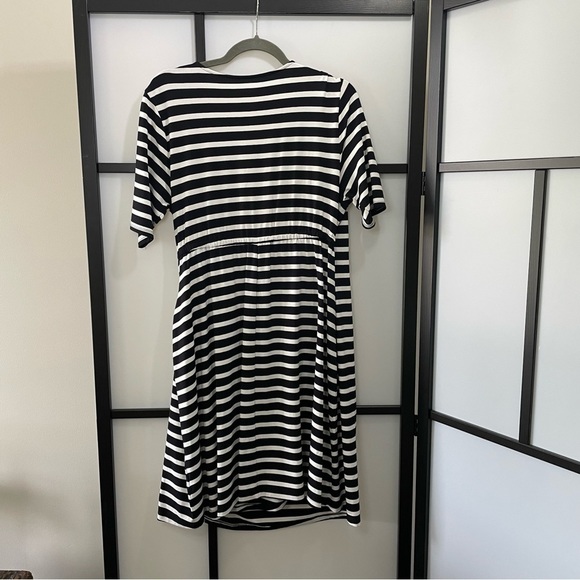 [L] Old Navy Maternity Summer Classic Black & White Striped Casual Midi Dress - Picture 4 of 9